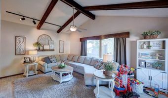 920 Highland Dr, Arkansas City, KS 67005