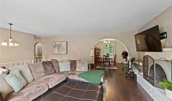 121 Chaparral Dr, Apple Valley, MN 55124