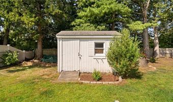 239 Richmond Dr, Warwick, RI 02888