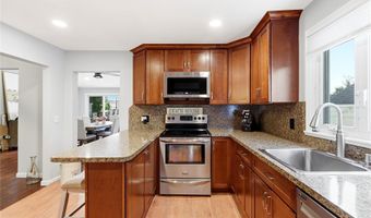 12 S Bay Ave, Amityville, NY 11701