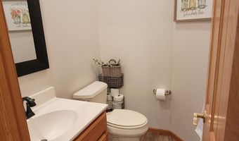 635 LAURISA Ln, Antigo, WI 54409
