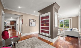9715 SINGLETON Dr, Bethesda, MD 20817