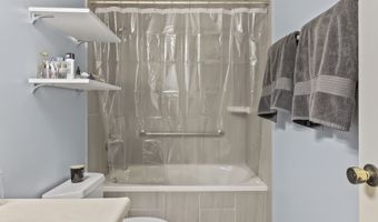 8320 Lake Tree Ln, Indianapolis, IN 46217