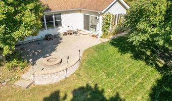 721 Brentwood Ct, Algonquin, IL 60102