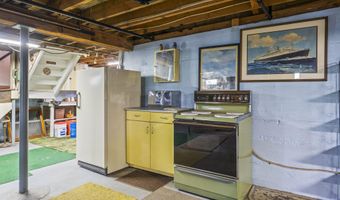 31 Monroe St, Augusta, ME 04330