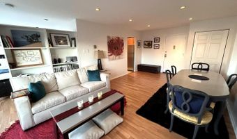 5340 HOLMES RUN Pkwy #706, Alexandria, VA 22304