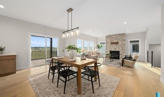 1517 W Autumn Cir, Brandon, SD 57005