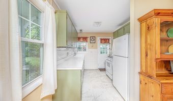 15 Lake Wallkill Rd, Alloway, NJ 07461