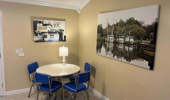 9 Apalachee St, Apalachicola, FL 32320