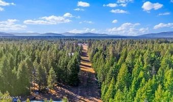 8599 E Apache Trl, Athol, ID 83801