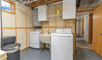 1301 Geneva Dr, Alexandria, MN 56308