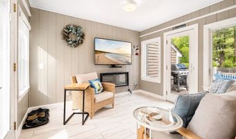 11 Autumn Ln, Attleboro, MA 02703