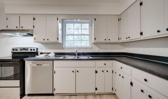 6823 Foxfire Dr, Benton, AR 72019