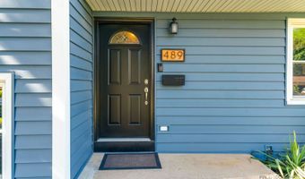 489 1st St, Antioch, IL 60002