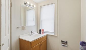 64 Hyde St, Burlington, VT 05401