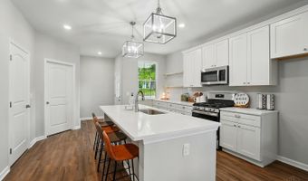 5086 Garden Grove Ln, Delhi, OH 45238