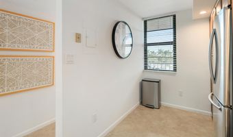 380 SEAVIEW Ct 301, Marco Island, FL 34145
