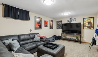 5414 Schubert St, Ames, IA 50014
