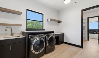 217 NE H St, Bentonville, AR 72712
