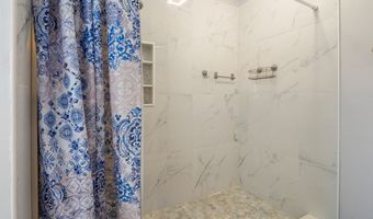 605 Plantation Dr, Adel, GA 31620