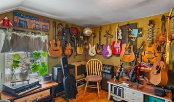 35 Saint Mary's St, Burlington, VT 05401