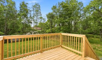 15 Bishop Cir, Albrightsville, PA 18210