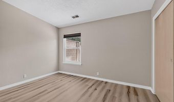 7804 Oakland Ave NE, Albuquerque, NM 87122