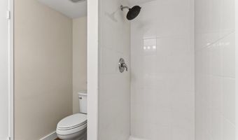 6101 EDSALL Rd 312, Alexandria, VA 22304