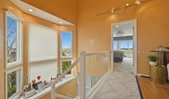 1 Victoria Dr, Amityville, NY 11701