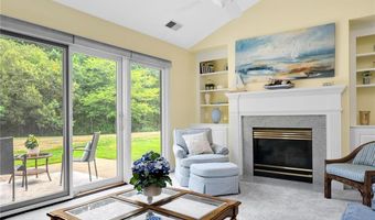 19 Vanderbilt Dr, Narragansett, RI 02882