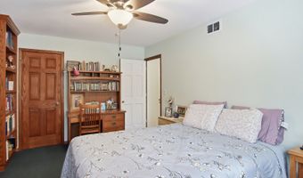 22665 W DEPOT St, Antioch, IL 60002