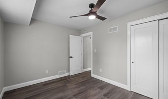 628 Hickory Knoll Ct, Ballwin, MO 63021