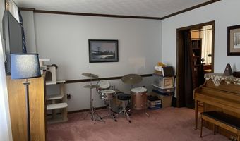 1065 Burns Ave, Altoona, PA 16601