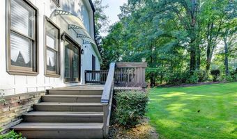 117 Ridge Rd, Berkeley Lake, GA 30096