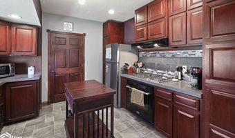 214 6Th Ave E, Albia, IA 52531