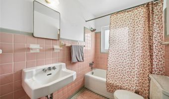 2102 IVANHOE Rd, Orlando, FL 32804