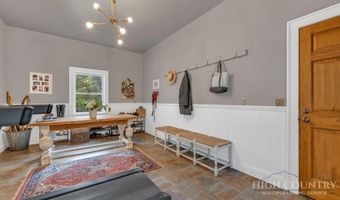 165 Leighway Ln, Banner Elk, NC 28604