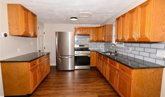 15 Saratoga Rd, North Kingstown, RI 02852