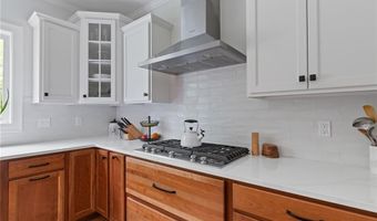 25 Kristin Dr, Cranston, RI 02921