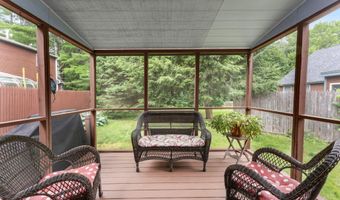 2 Cortland Cir, Bangor, ME 04401