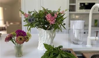 124 Harrison Ave, Newport, RI 02840