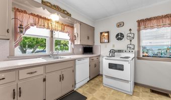 14 Larboard St, Beachwood, NJ 08722
