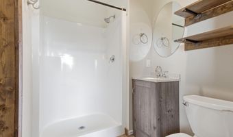 1006 NE 28th Ave, Aberdeen, SD 57401