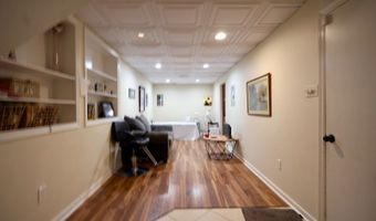 4 Sickle St, Andover, NJ 07801