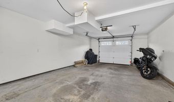 15 Shaker Heights Ln, Chester, NH 03036