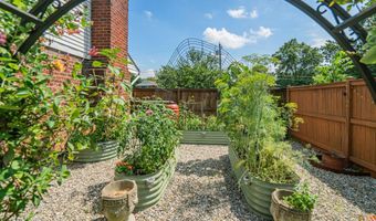 3804 LAKOTA Rd, Alexandria, VA 22303