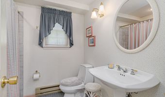 3 Red Barn Ln, Brookfield, CT 06804