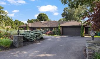 788 Namquid Dr, Warwick, RI 02888