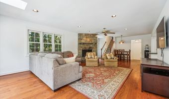 8201 HECTIC HILL Ln, Rockville, MD 20854