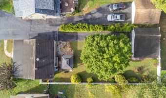 30 S Valley Rd, Bayonne, NJ 07035